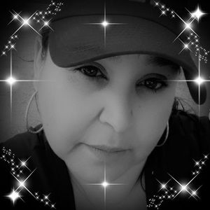 Meet your Posher, Estela